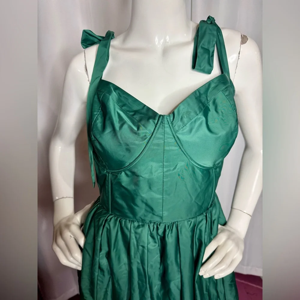 NWT Johnny Wujek Sleeveless Fit + Flare Dress, Hunter Green - Picture 5 of 12